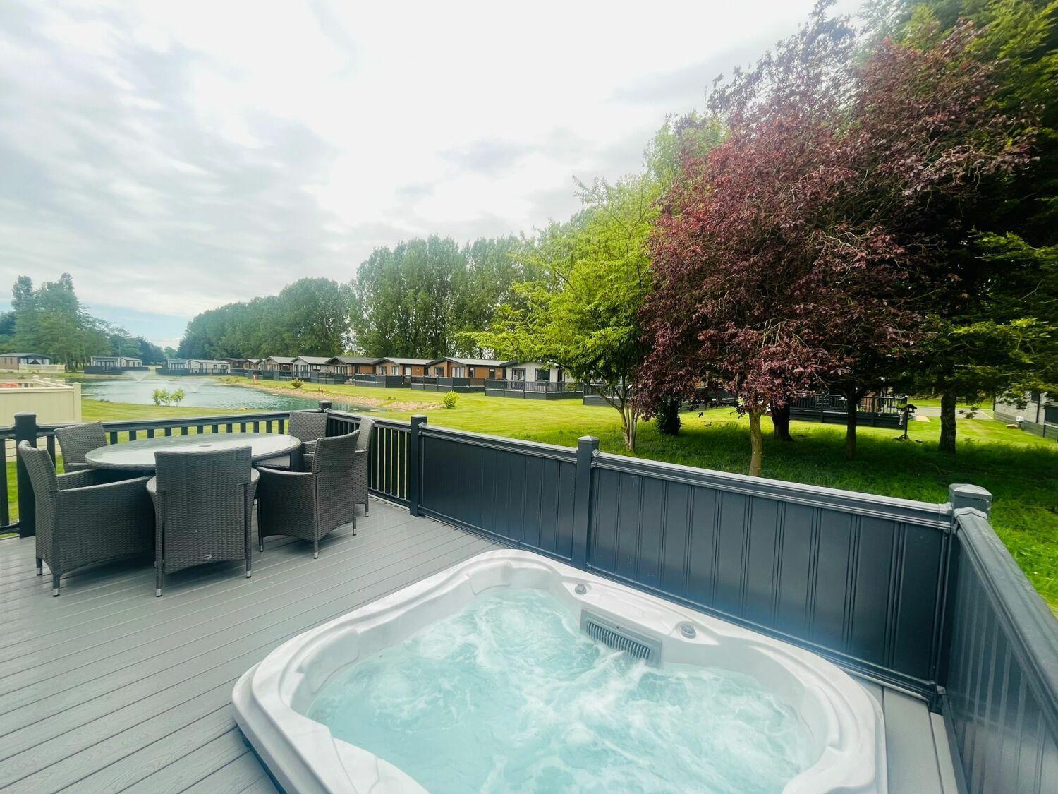 Country Cabin With Hot Tub 요크 외부 사진